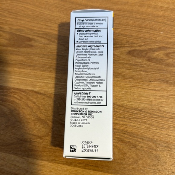 Neutrogena Ultra Sheer Moisturizing Face Serum (50 ml) BNIB - Picture 4 of 4